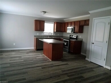 213 Sunset Dr N, Asheboro, NC 27205 - photo 3