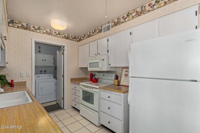 10549 W Palmeras Dr, Sun City, AZ 85373 - photo 2