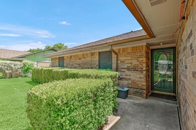 1414 La Salle Dr, Sherman, TX 75090 - photo 4