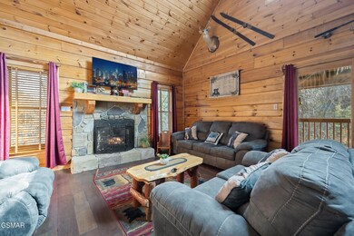 5_910 willard way 005