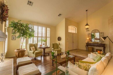 Living Rm_03