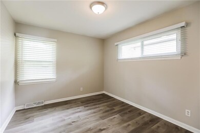 11302 Norton Ave, Kansas City, MO 64137 - photo 7