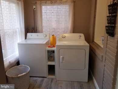 305 W 5th St, Lansdale, PA 19446 - photo 5