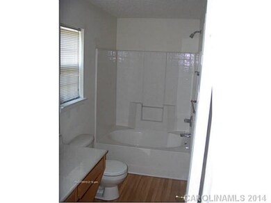 Bathroom - Master Bath - Master bath includes gard