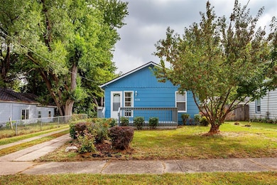 4129 5th Ave, Des Moines, IA 50313 - photo 2