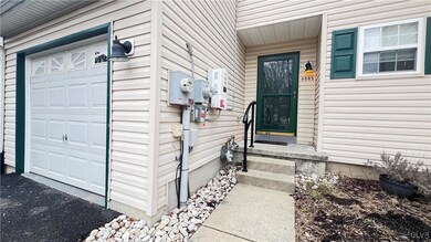 6885 Hunt Dr, Macungie, PA 18062 - photo 3