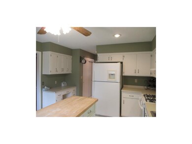Fully Applianced Kitchen