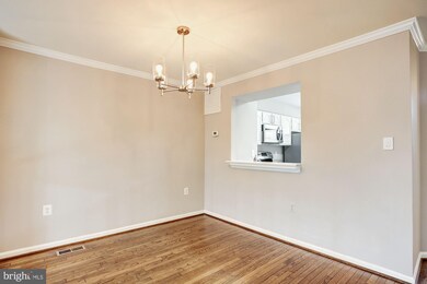 6303 Mary Todd Ct, Centreville, VA 20121 - photo 7