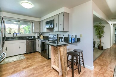 1460 Honeysuckle Ave, Medford, OR 97504 - photo 5