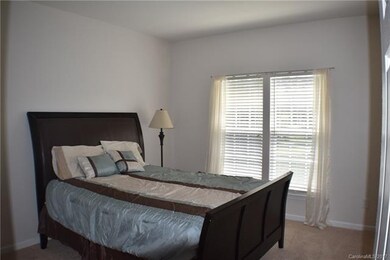 Nice guest room on main, has good closet space. Th