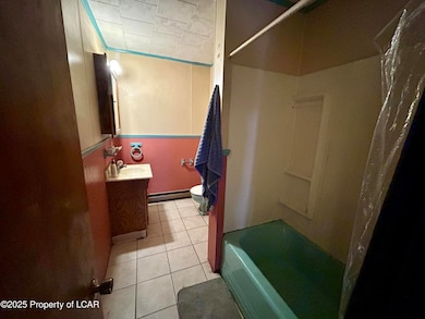 15 Oregon St, Wilkes Barre, PA 18702 - photo 7