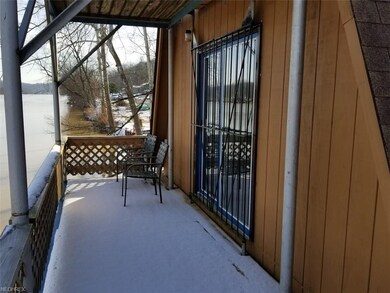 Lower deck