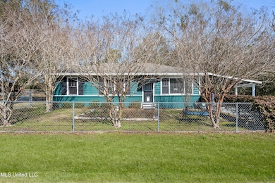 8442 Louise St, Biloxi, MS 39532 - photo 2