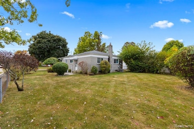 33432 Balmoral St, Westland, MI 48185 - photo 6