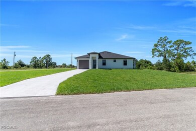 1110 Eisenhower Blvd, Lehigh Acres, FL 33974 - photo 5