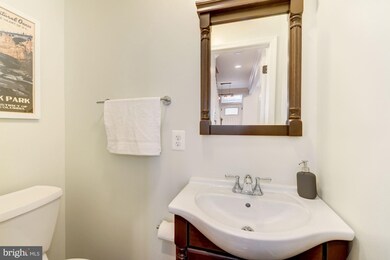 619 Girard St NE, Washington, DC 20017 - photo 4