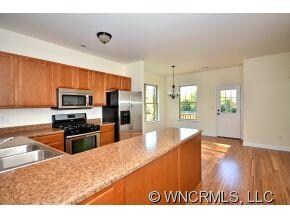 Kitchen to Dining room