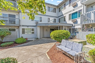 2005 Tibbetts Dr unit 106, Longview, WA 98632 - photo 4