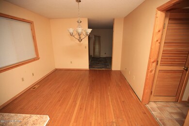 1-10 dining rm rv