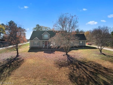 2034 Waterford Pointe Rd, Lexington, NC 27292 - photo 3