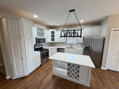 219 Iroquois Dr, White House, TN 37188 - photo 7