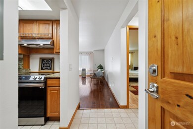 8911 Holly Dr unit 202, Everett, WA 98208 - photo 2