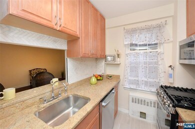 Fullerton Condominium unit 1F, Montclair, NJ 07042 - photo 4