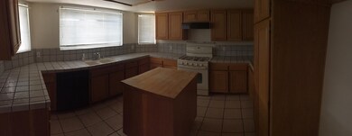 3203 Tardito Ln, Rosamond, CA 93560 - photo 7