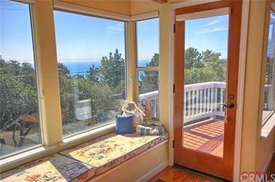 Built in window seat near deck access faces blue w