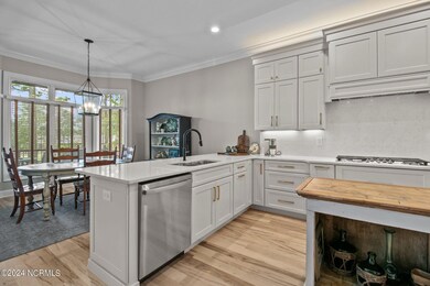 Kitchen/Dining Area