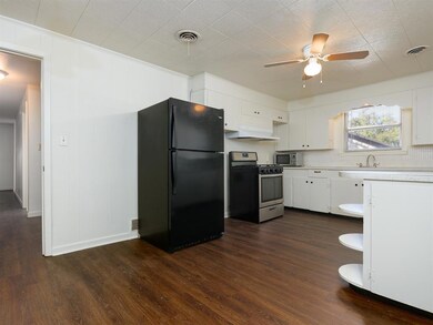 612 W 5th St, Bonham, TX 75418 - photo 5