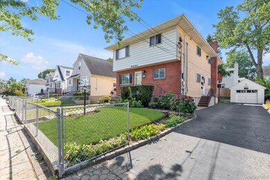 27 Juniper Rd, Port Washington, NY 11050 - photo 2