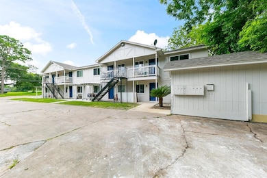 1312 W Adoue St unit 7, Alvin, TX 77511 - photo 7