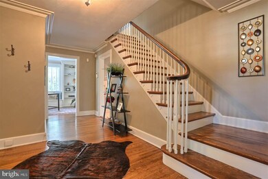 380 E Chocolate Ave, Hershey, PA 17033 - photo 3