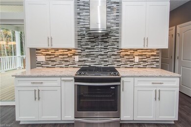 Kitchen shown with optional features.  Images are for illustrative purposes only.