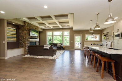 Spacious Great rooom with hardwood flooring