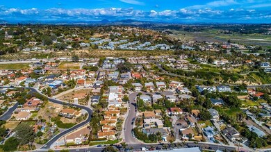 818 Viva Ct, Solana Beach, CA 92075 - photo 5