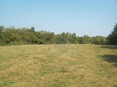 571 Canaan Land Rd, Harrodsburg, KY 40330 - photo 2