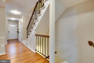 11557 Pine Cone Ct, Reston, VA 20191 - photo 4
