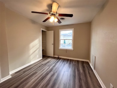 1012 Avenue G, Bay City, TX 77414 - photo 5