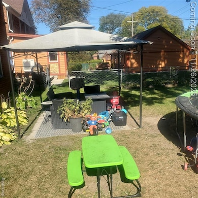 16214 Shaftsbury Ave, Detroit, MI 48219 - photo 5