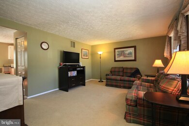 8068 Steeple Chase Ct, Springfield, VA 22153 - photo 5
