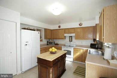 9821 Sherwood Farm Rd, Owings Mills, MD 21117 - photo 5