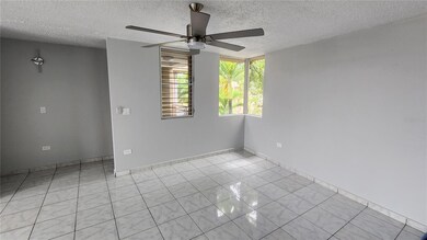 Apt. G-5 Paseo Rio Hondo Cond, Toa Baja, PR 00949 - photo 4