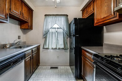 Fully equipped kitchen.