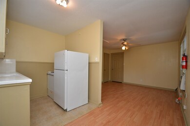 1644 C Hawthorne unit C, Houston, TX 77006 - photo 7