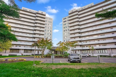 Inwood Condominium unit 11C2, Bridgeport, CT 06604 - photo 3