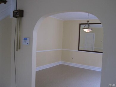 307 S Fulton St, Allentown, PA 18102 - photo 6