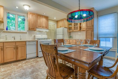 Eat In Kitchen