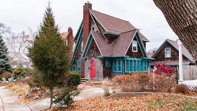 314 Memphis St, Lansing, MI 48915 - photo 2